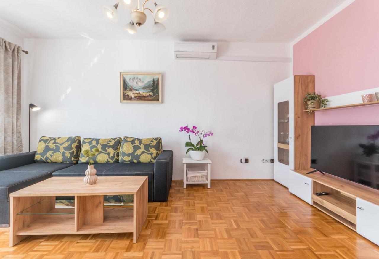 Mustel Travel Apartments 斯维蒂佩塔 外观 照片